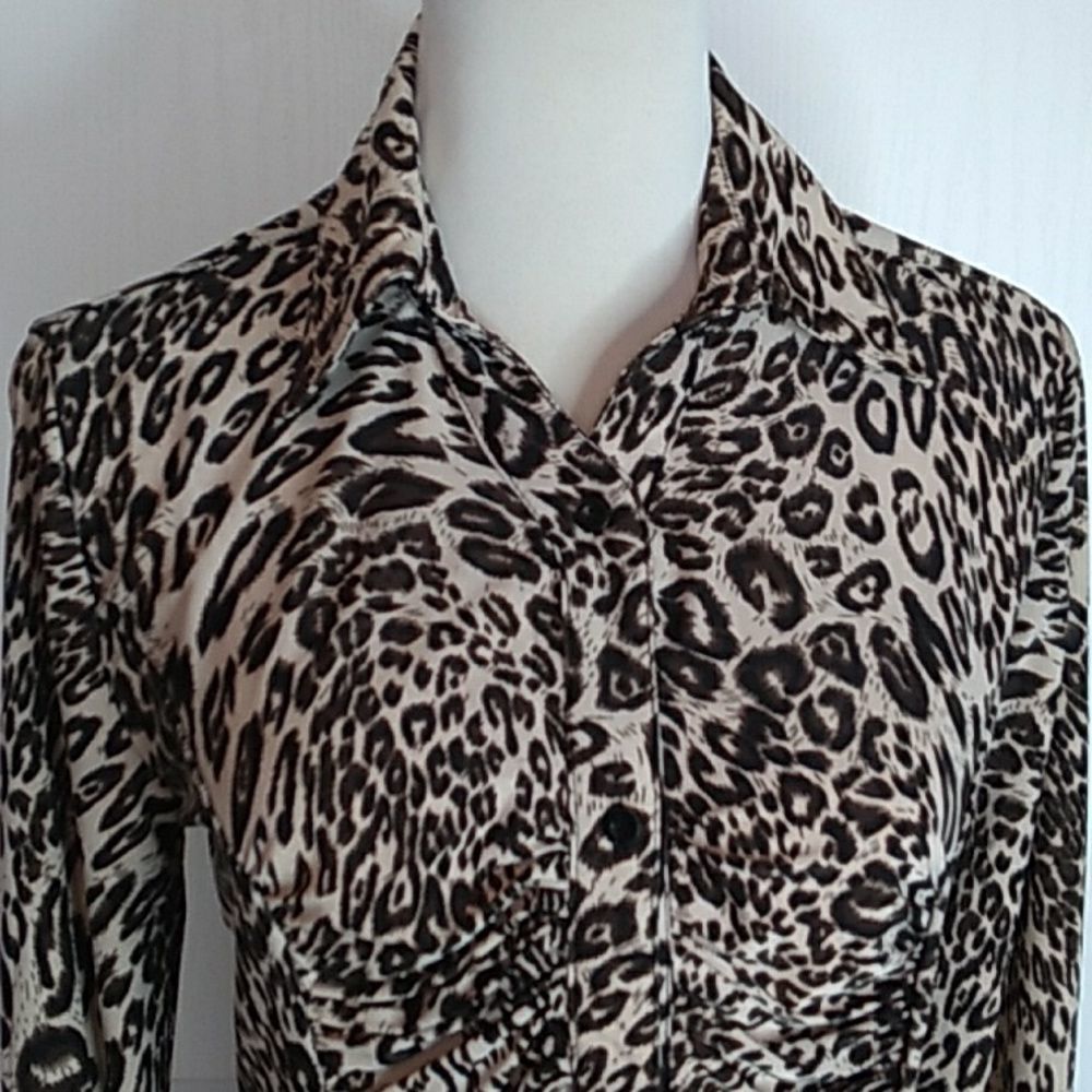 LEOPARD PRINT BLOUSE RUCHED BUTTON UP LONG SLEEVE SMALL WOMENS SMALL